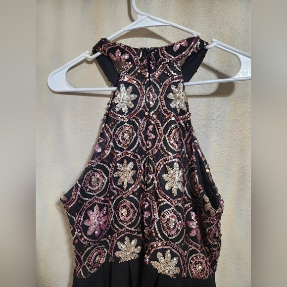 Juniors semiformal gown size 9 - Picture 6 of 8